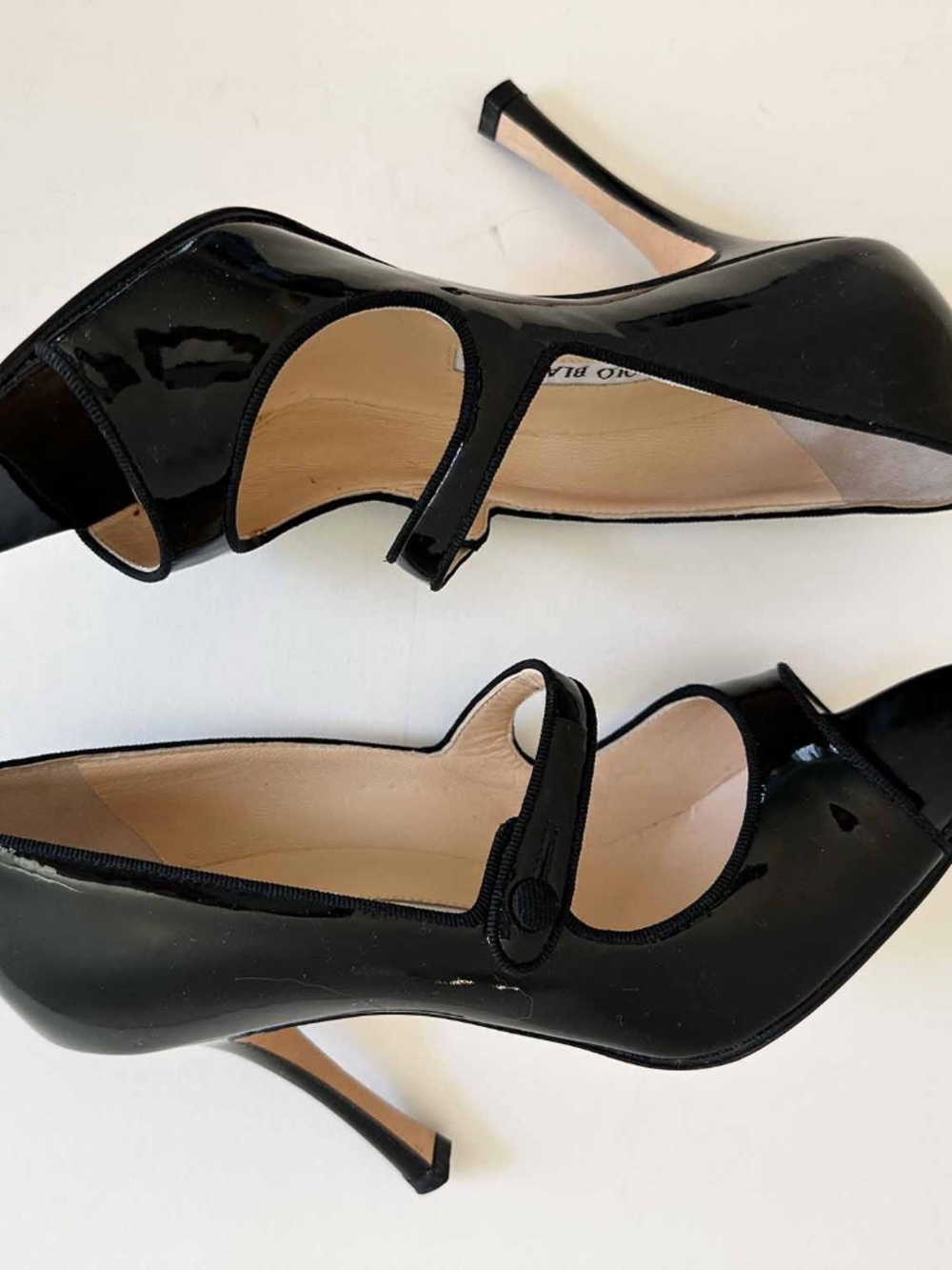 Manolo Blahnik Black Patent Leather Mary Jane Peep Toe Heels EU 38 Italy - Picture 3 of 10